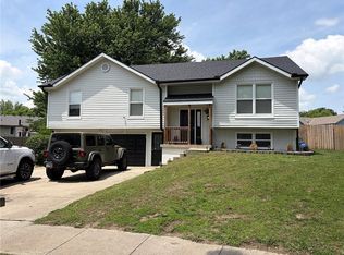 112 NW 101st Ter, Kansas City, MO 64155