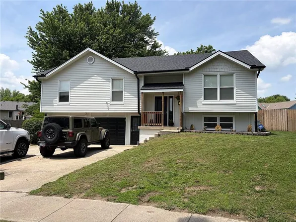 112 NW 101st Ter, Kansas City, MO 64155
