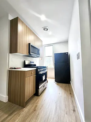 Rented by Miracle Capital | media 35