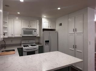 17942 River Cir APT 2, Santa Clarita, CA 91387