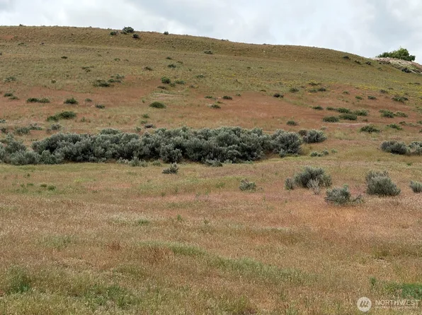 0 Adobe Way, Selah, WA 98942