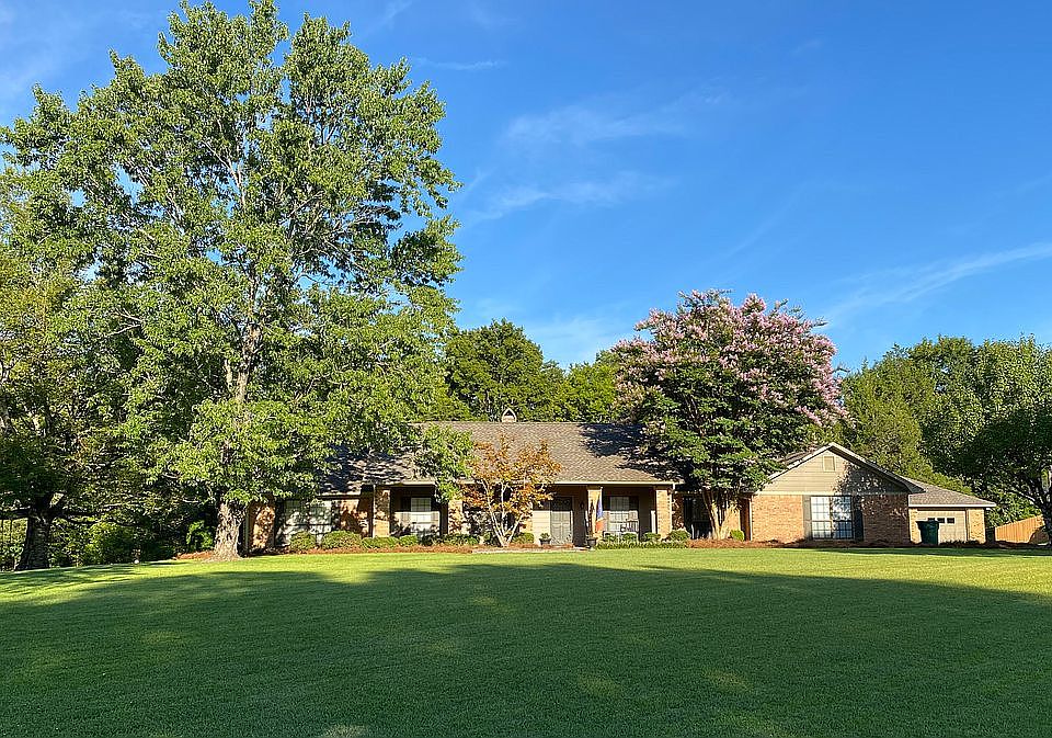 1.22 acre lot