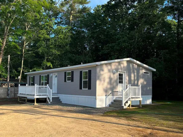 16 Mast Road, Lee, NH 03861