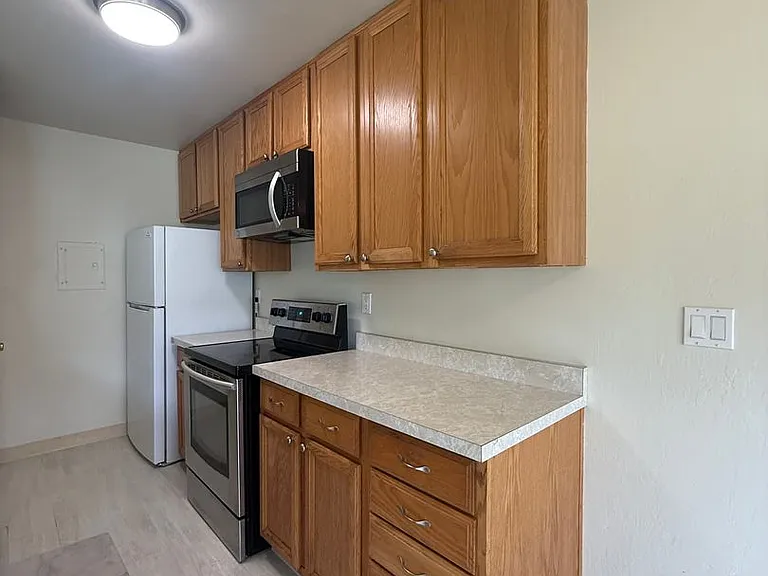 922 Ponselle Ln #3 — Photo 3
