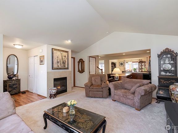 4th image of 2122 SE Spicewood Court