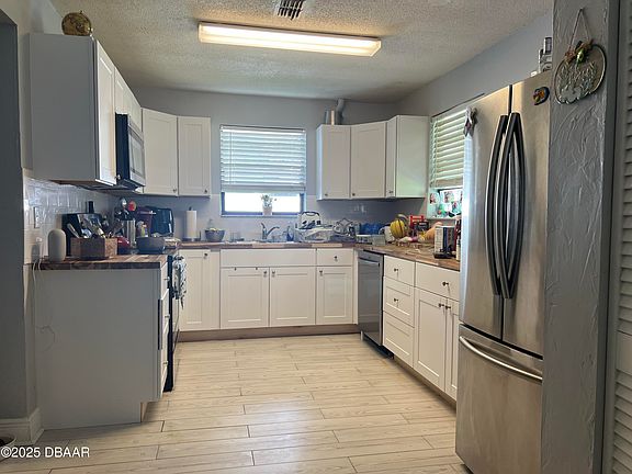 4th image of 400 Palm Ave