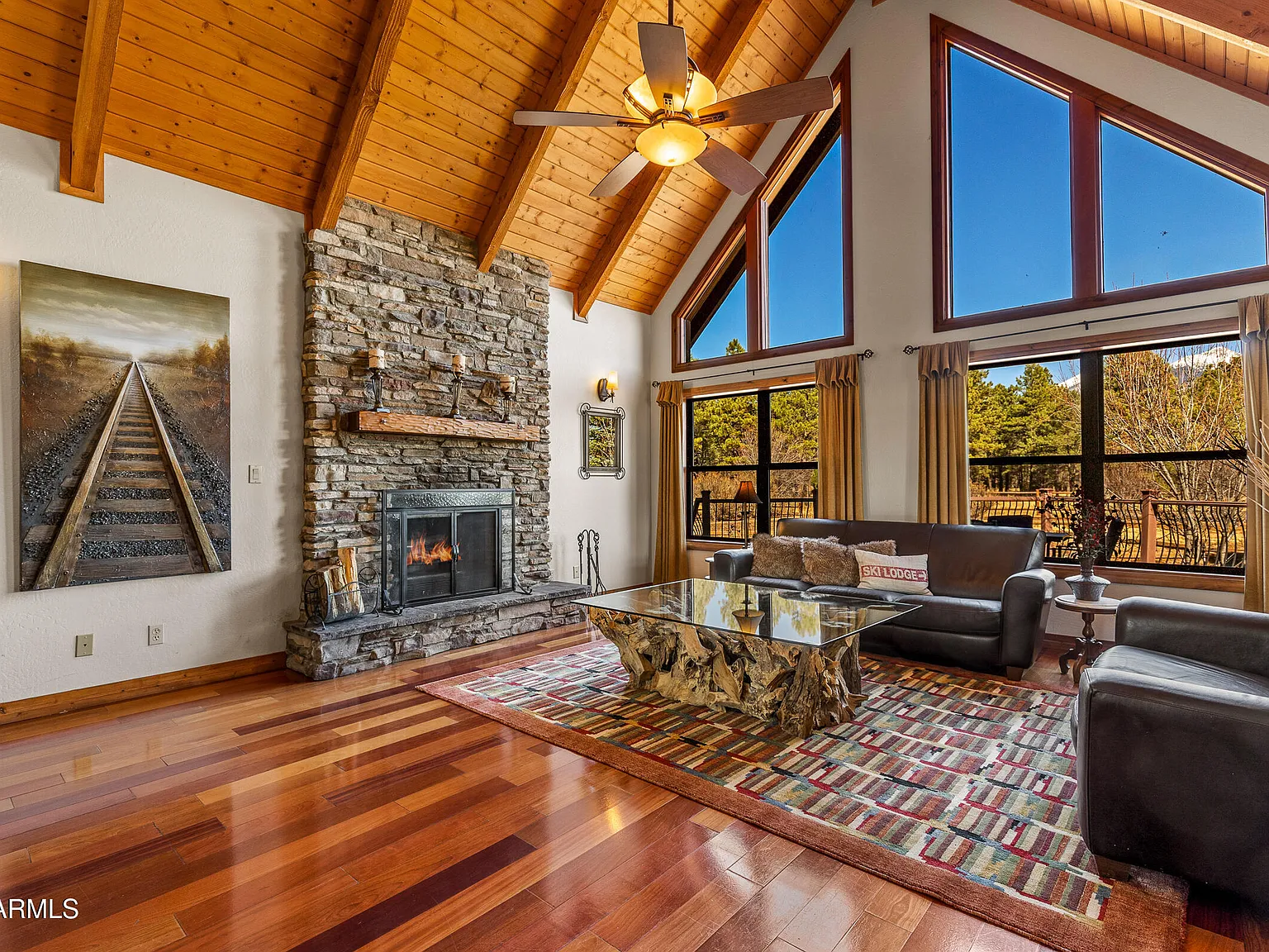 5 bed, 4.0 bath, 5000 sqft, $10,000 — Photo 3