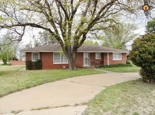 806 3rd St, Farwell, TX 79325