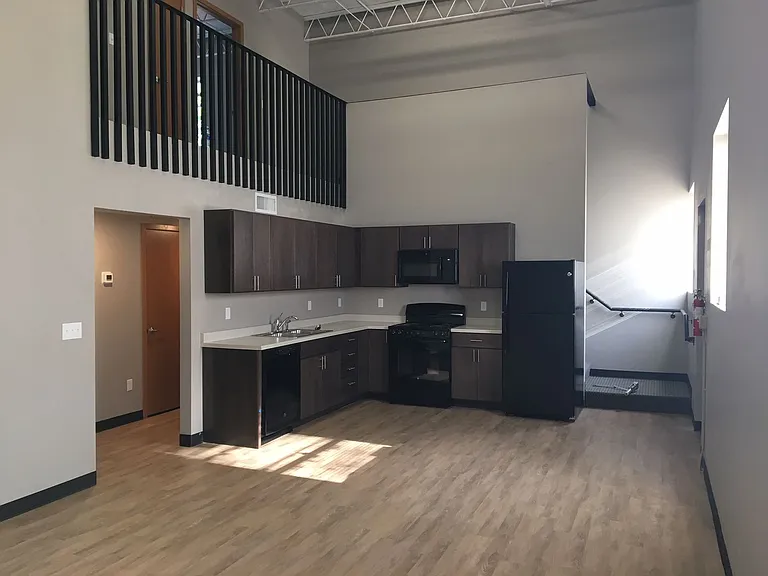 3200 Pioneer Ave SE — Photo 1