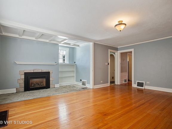 2nd image of 1169 Margret St