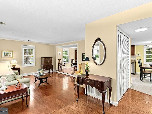 5th image of 115 Coffee Tree Ct