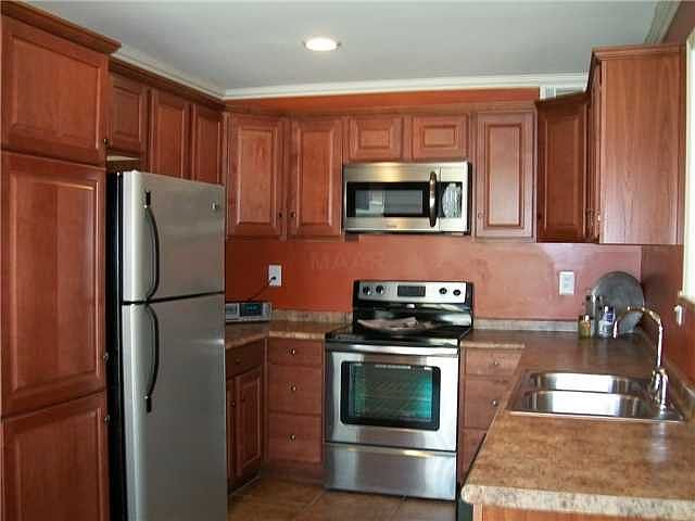 2nd image of 7121 Tulip Trail Dr