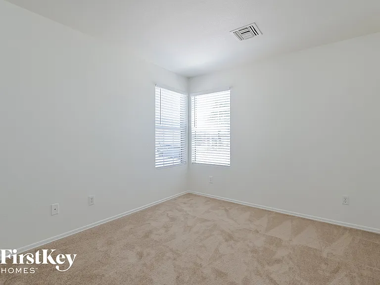 3114 S Vaughn Dr — Photo 10
