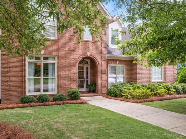 7041 Lake Run Dr, Vestavia, AL 35242