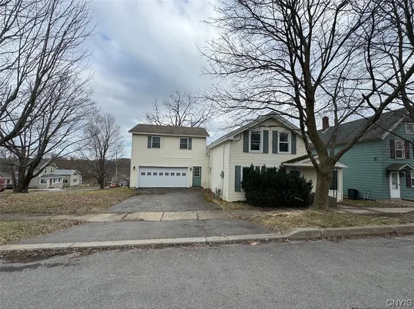 329 E 9th St, Oswego, NY 13126