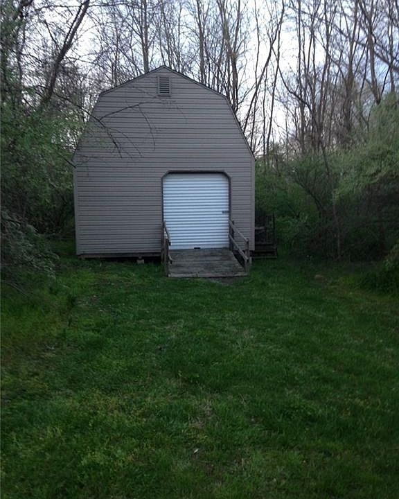 2nd image of 1986 N Deerhaven Rd
