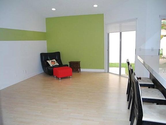 3rd image of 1353 Seagrape Cir