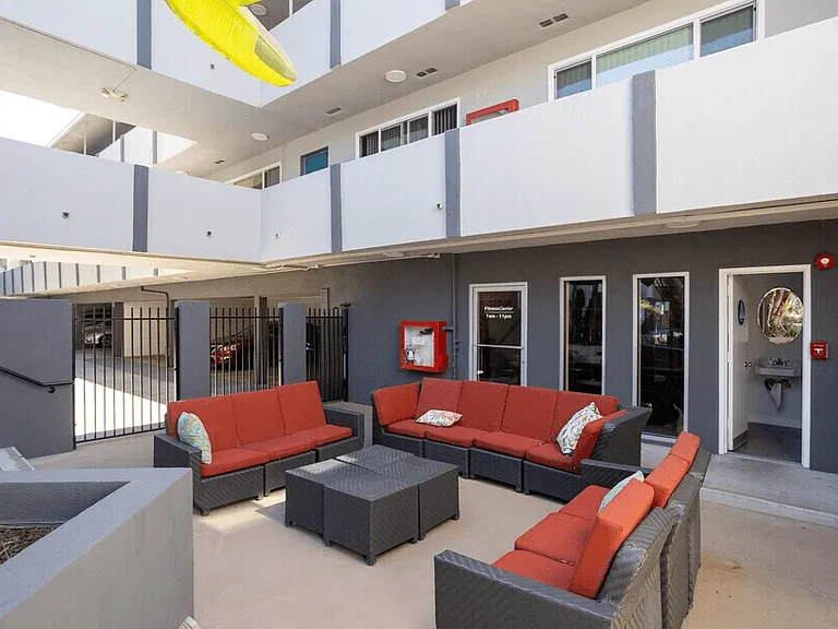 South Olive Apartments — Photo 6