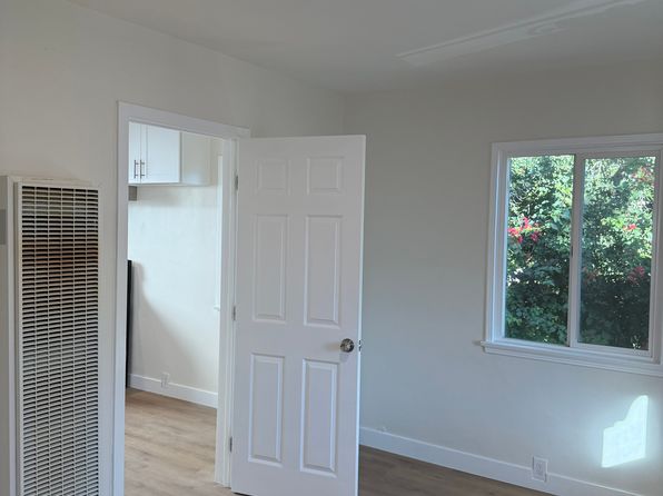 928 N Los Robles Ave APT 1