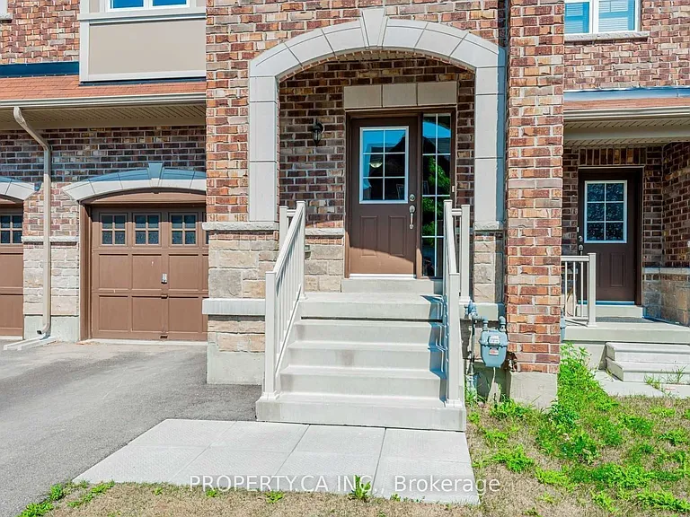 1277 Peelar Cres — Photo 2