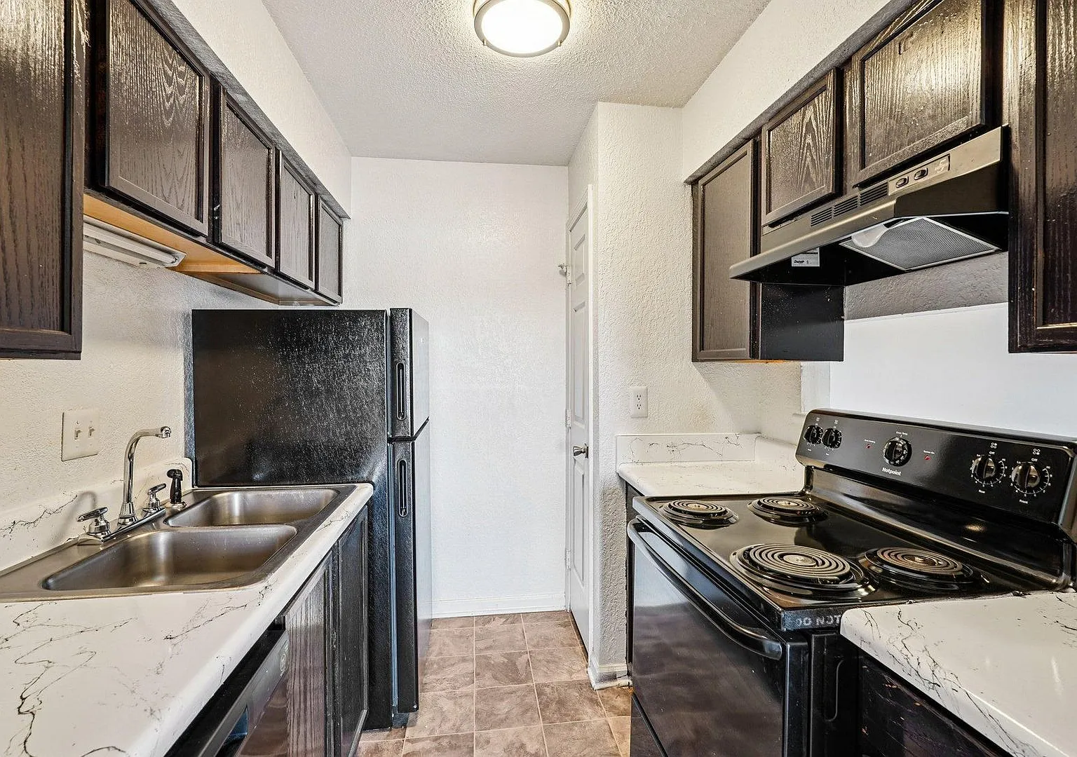 N44 Sharonridge Apartments — Photo 4