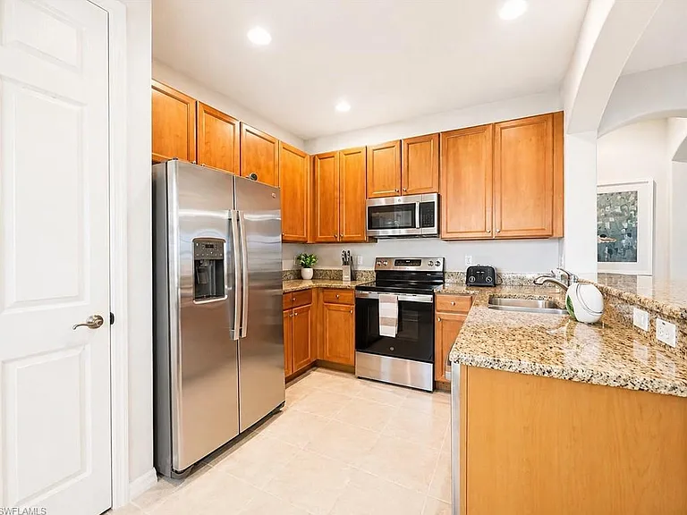 1367 Artesia Dr E #302 — Photo 9