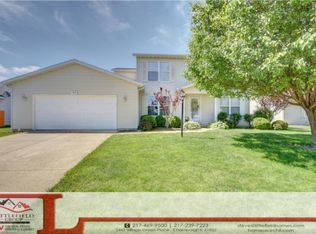 705 Northgate Dr, Saint Joseph, IL 61873