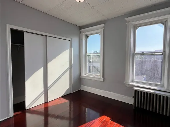 90 Lake Street image 9 of 9