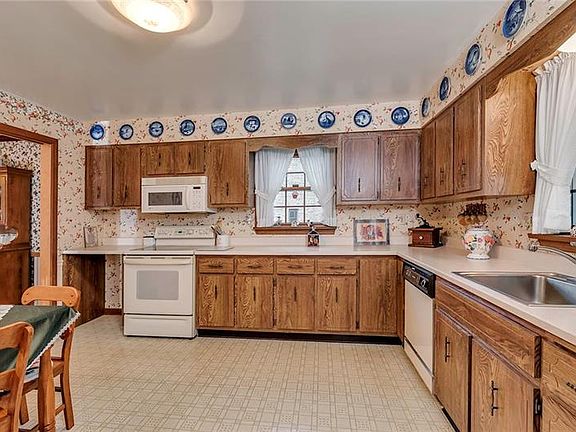 5th image of 145 Cassia Dr