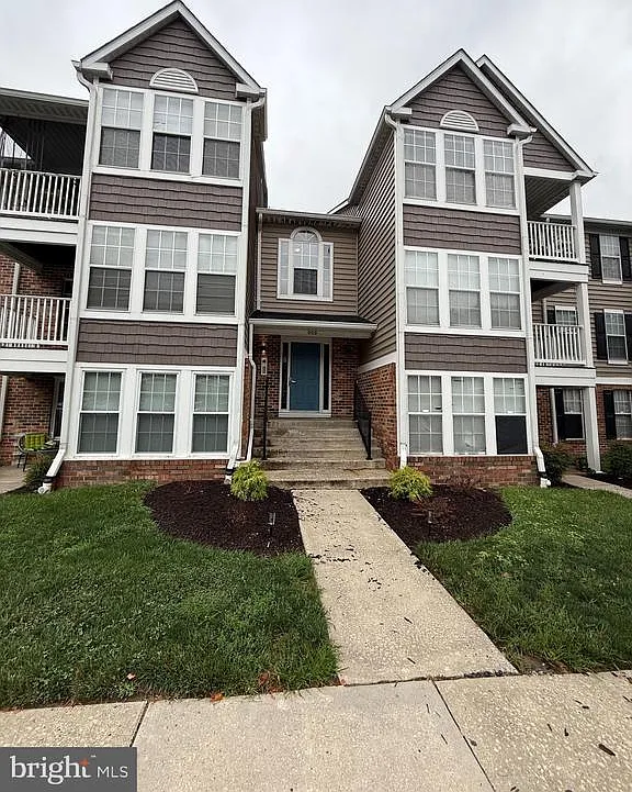 2 bed, 1100 sqft, $1,625 — Photo 2