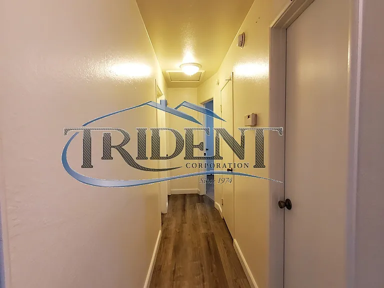745 Queens Ave — Photo 16
