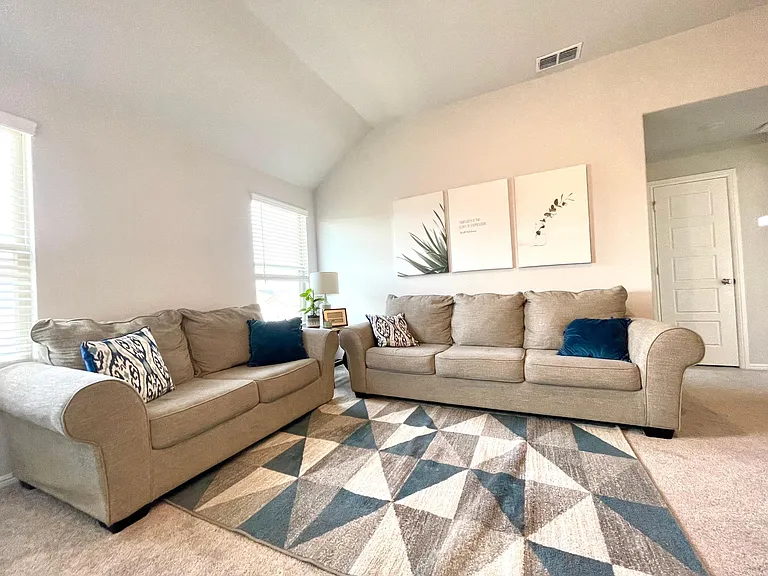 8701 Heliotrope Ln — Photo 13