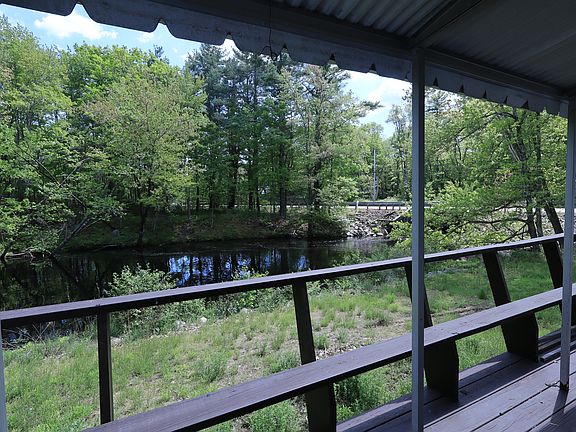 5th image of 1597 Sanford Rd #1