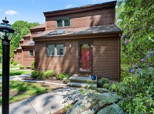 101 W Main St APT 8, Niantic, CT 06357