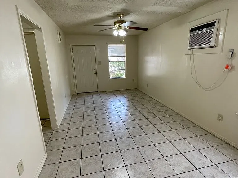 2336 Elm Park Dr — Photo 17
