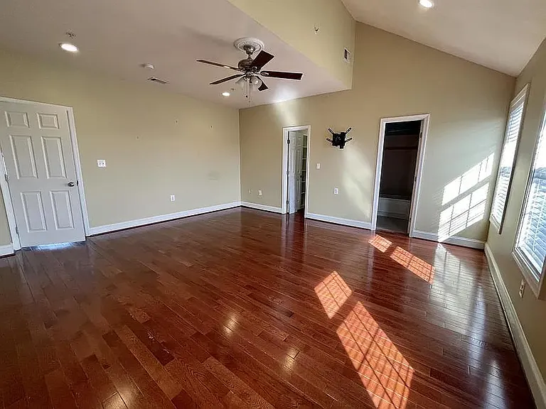 611 Quincy St NW #4 — Photo 13