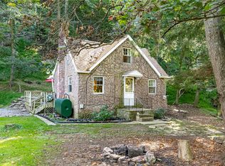 1360 Abers Creek Rd, Monroeville, PA 15146