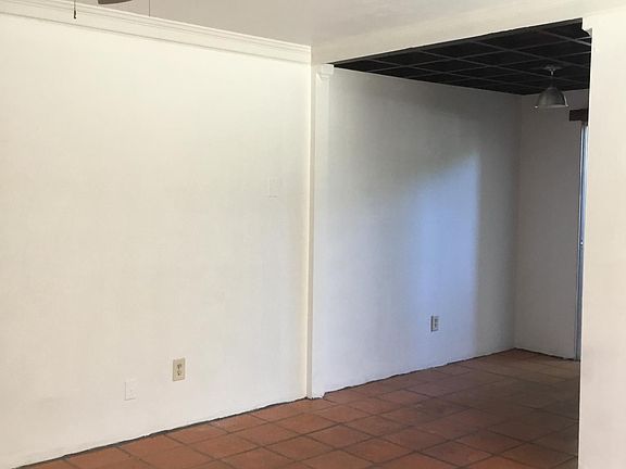 2nd image of 4180 Cleveland Ave Unit 1