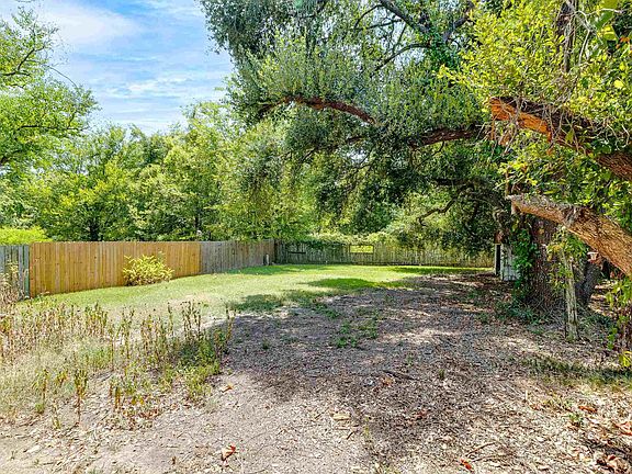 3rd image of 505 Shady Ln