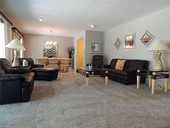 3rd image of 7541 Valley Villas Dr
