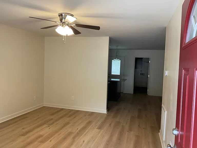 1287 Janice Rd — Photo 3