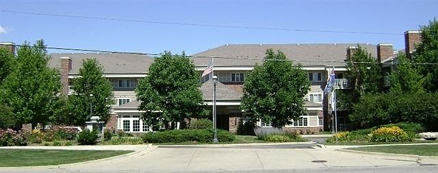 1st image of 605 Barrington Ave #2