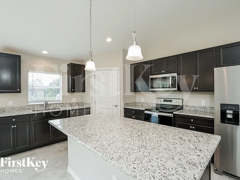 3513 23rd St SW — Photo 5