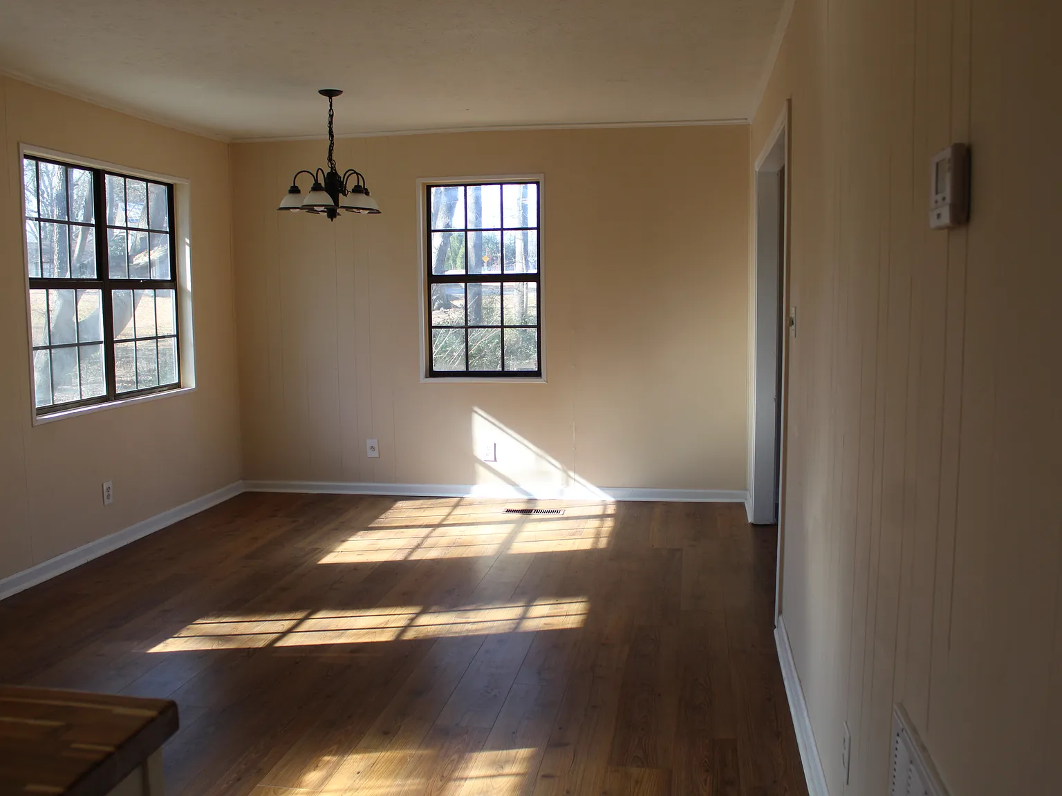 3 bed, 960 sqft, $1,395 — Photo 2