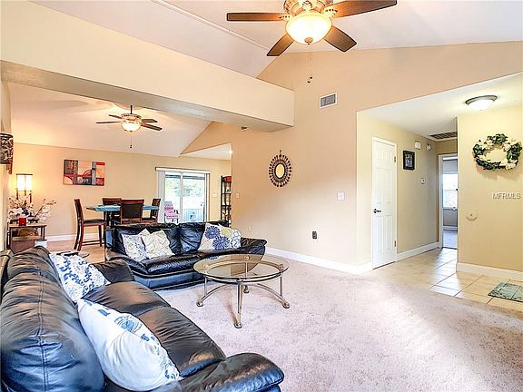 3rd image of 3828 Dovehollow Dr