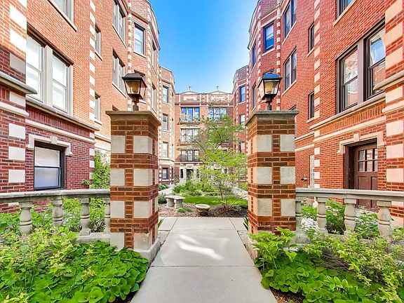 5th image of 918 W Ainslie St APT 1W