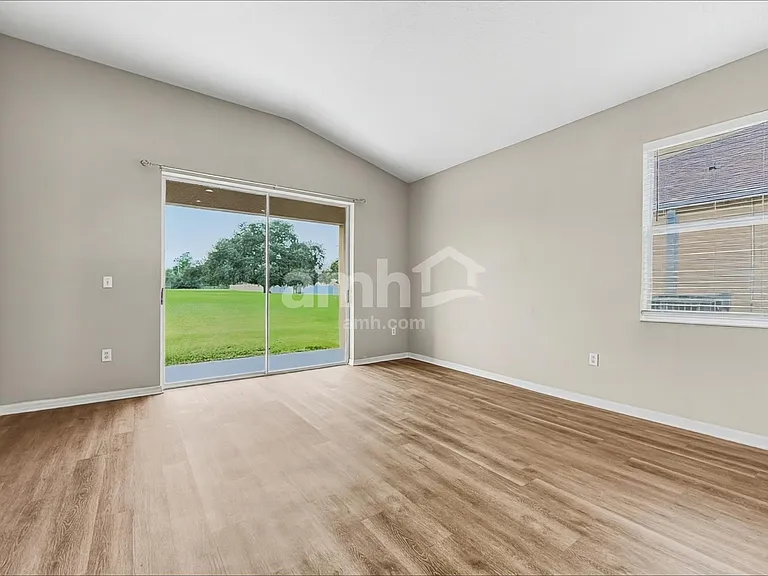 1128 Napolean Way — Photo 7