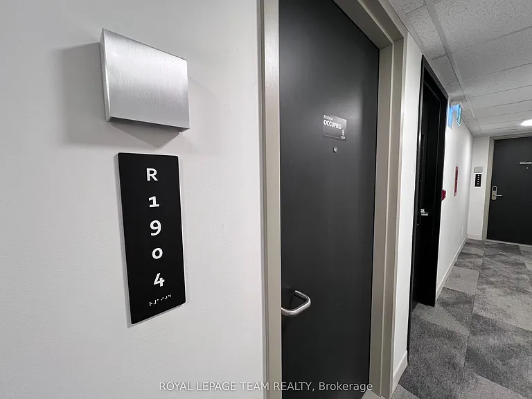 180 George St #1904 — Photo 7