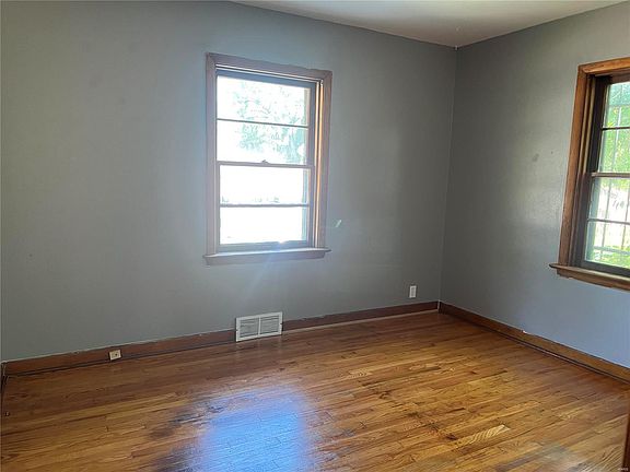 2nd image of 5558 Era Ave