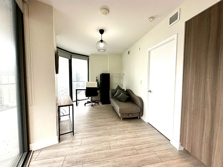 11 Wellesley St W #1111 — Photo 10